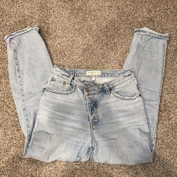 Abercrombie Curve Love Asymmetrical Dad High Rise Jean - Picture 3 of 4